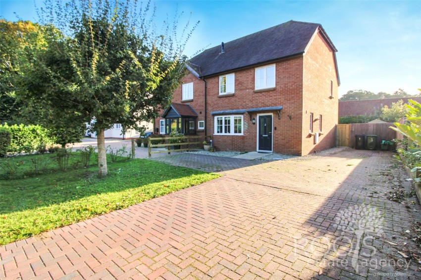 Images for Down End, Chieveley, Newbury